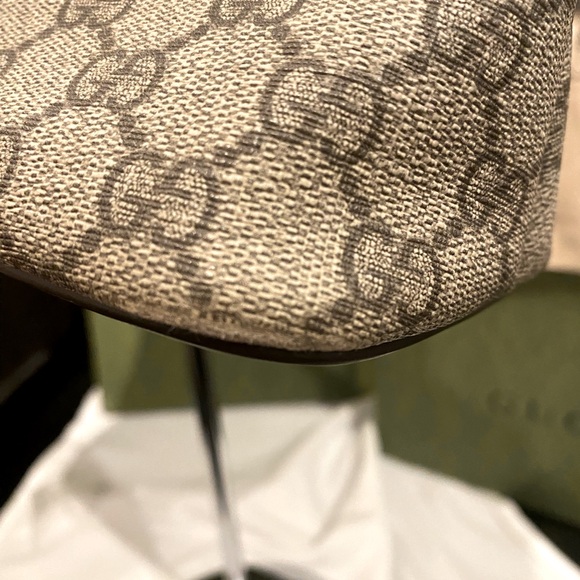 Gucci GG Supreme Canvas 2Way Tote Bag - Picture 7 of 13